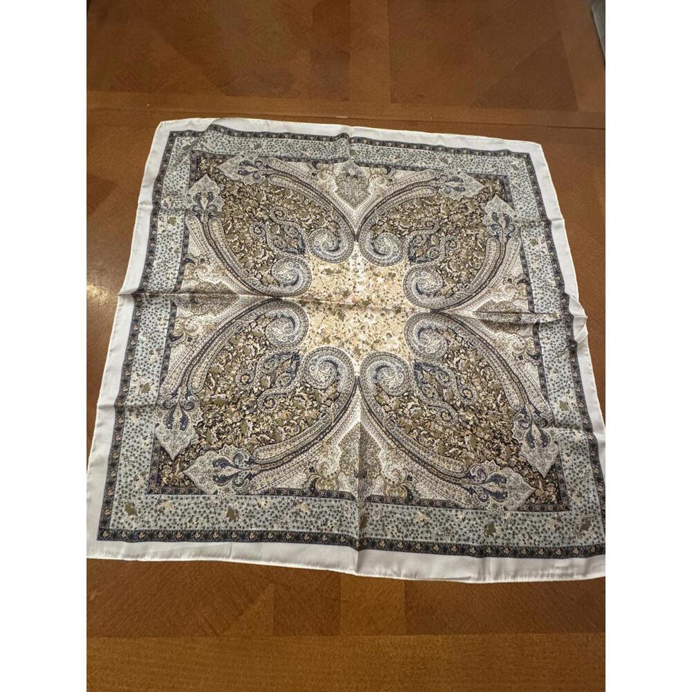 Elegant Paisley Pattern Square Scarf 104